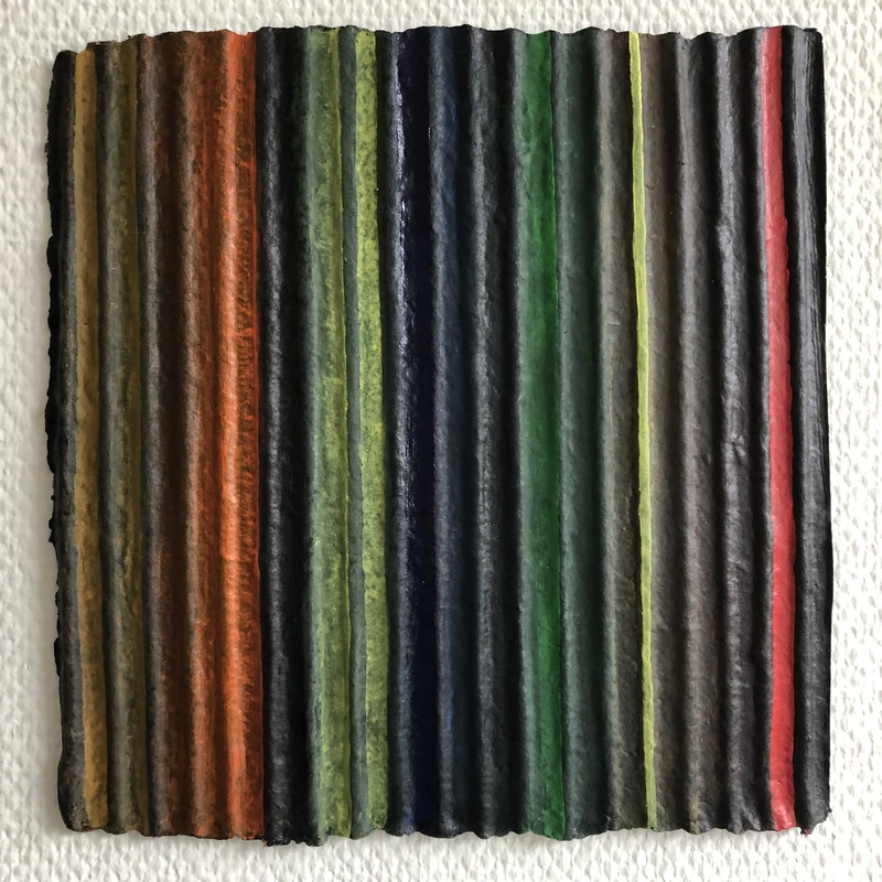 Streifen_aufschwarzesm_handgeschopften_Papier_2019_24x24_cm